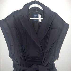 Black puffer vest